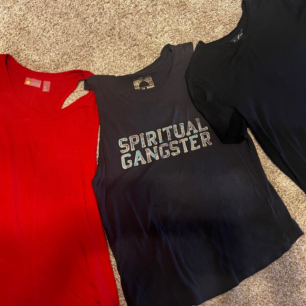 2 Tank Tops+1 Tee=3